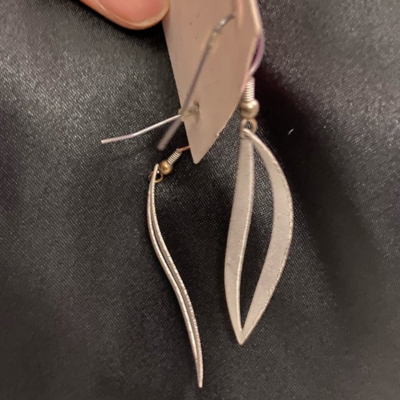 NWT Silver Glitter Drop Earrings - Picture 3 of 6